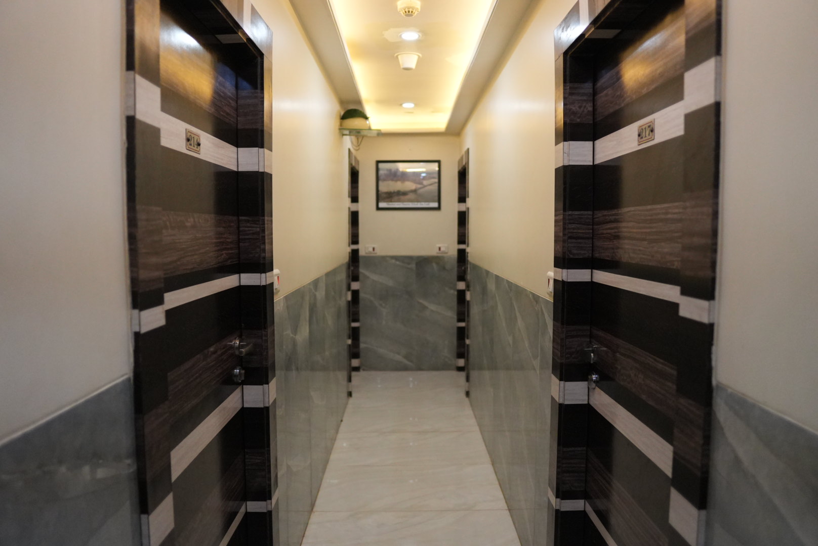 Hotel Pearl View in Kurla (1)