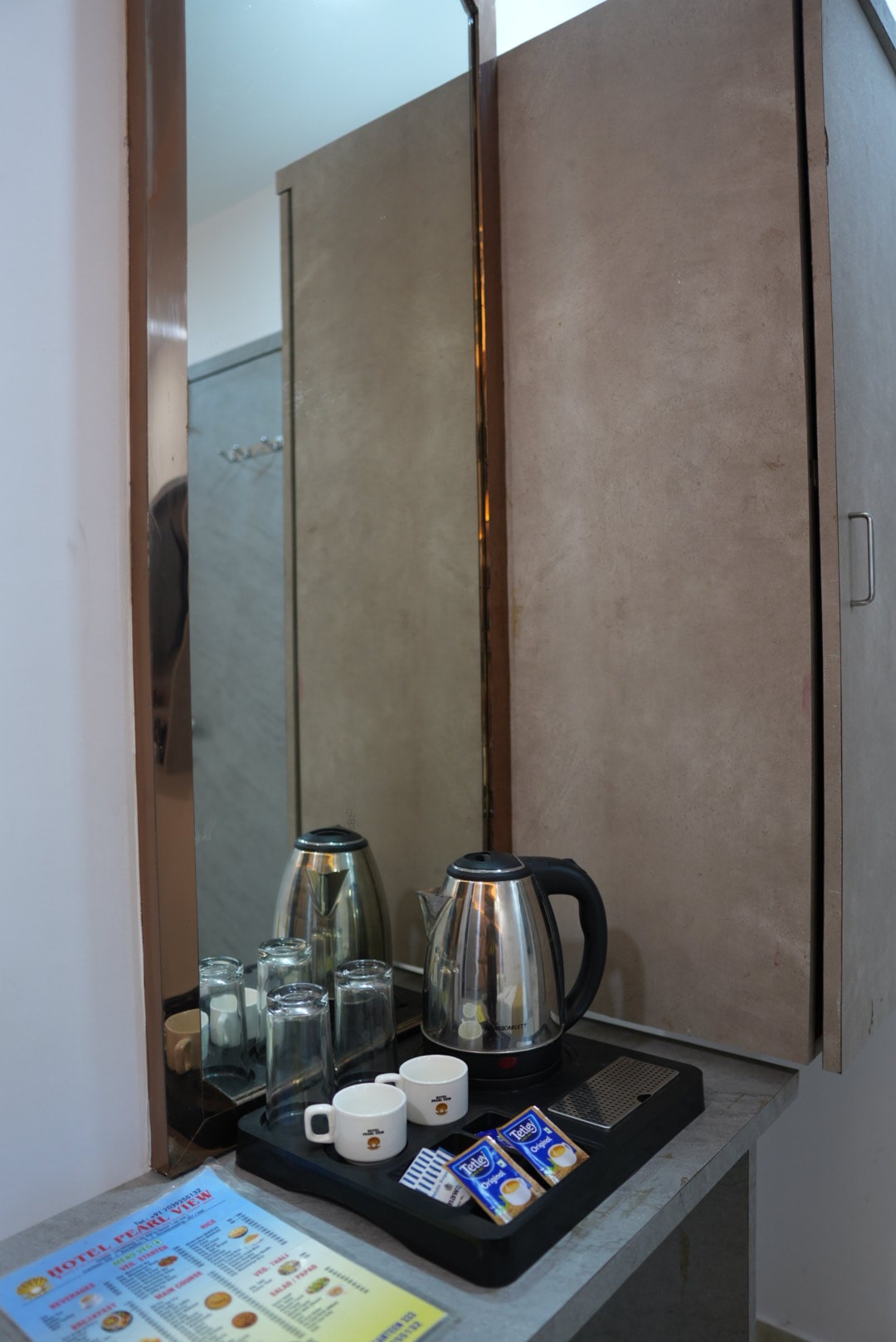 Single Bed Room – Hotel Pearl View near Us consulate BKC Mumbai (1)