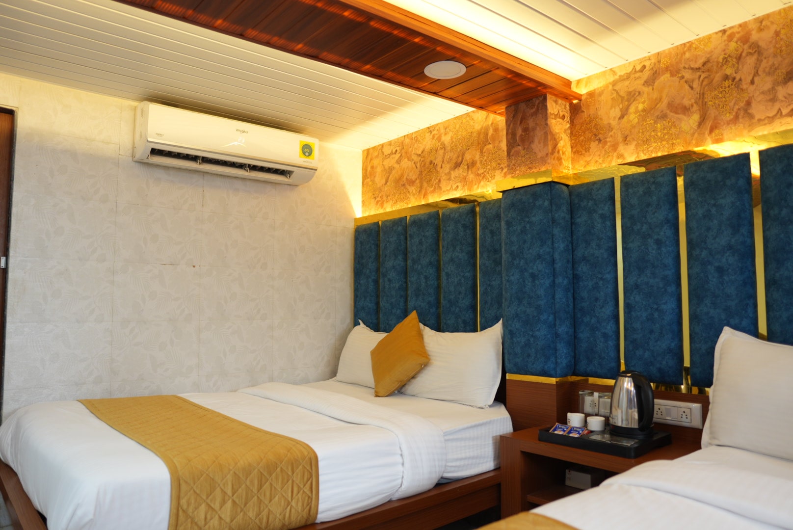 Six bedroom Hotel – Pearl View near Us consulate BKC Mumbai (4)
